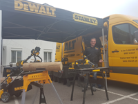 1805_DeWALT_200